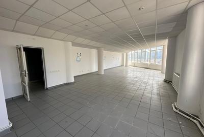 Spațiu comercial, de 1,300 mp, în Mărăței - 3