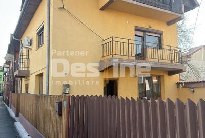 Casă individuală cu 5 camere cu Canalizare în Rovine