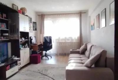 Apartament cu 3 camere decomandat, mobilat în Central