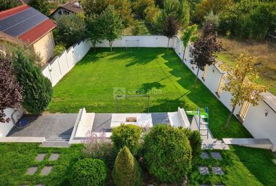 Casă individuală cu 4 camere cu Canalizare în Păcurari