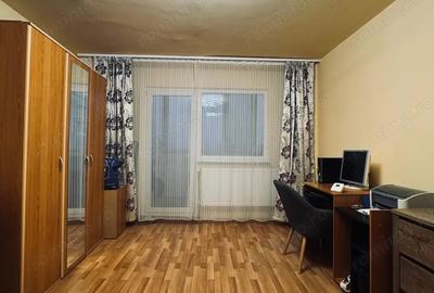 Apartament cu 3 camere decomandat în Dacia