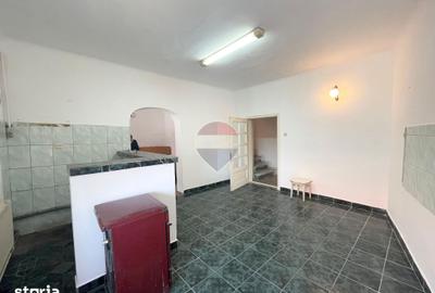 Casă cu 3 camere cu Teren 140 Mp în Central