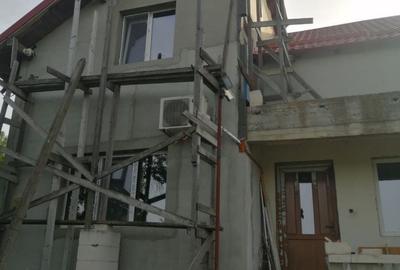 Casă cu 4 camere decomandat în Izvoru - 2