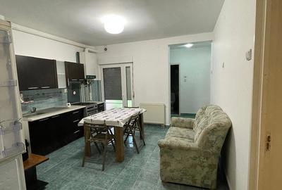 Apartament cu 2 camere decomandat în Cornișa - 1