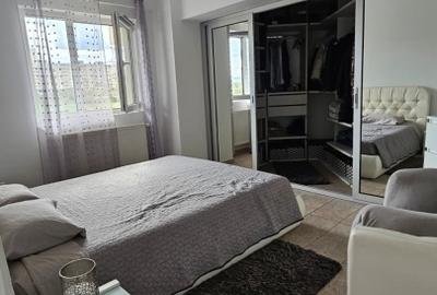 Apartament cu 2 camere decomandat în Nicolina