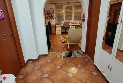 Apartament cu 3 camere decomandat în Central - 1