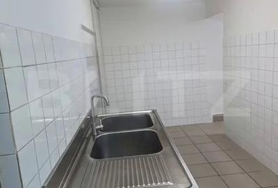 Spațiu comercial, de 320 mp, în Central