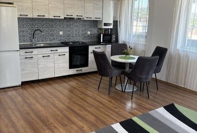 Apartament cu 3 camere semidecomandat în Dâmbul Rotund