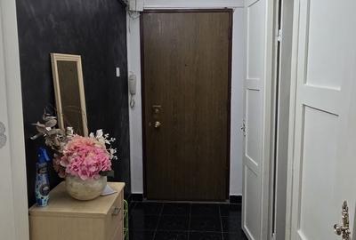 Apartament cu 2 camere semidecomandat în Nufărul