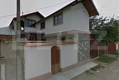 Casă cu 3 camere cu Canalizare în Moreni