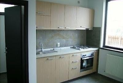 Casă individuală cu 5 camere cu Canalizare în Central - 3