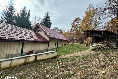 Casă cu 4 camere cu Teren 1527 Mp în Central