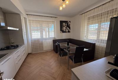 Casă cu 4 camere în Central