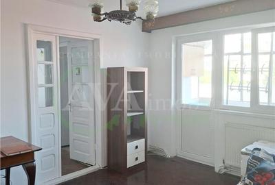 Apartament cu 3 camere semidecomandat în Bistrița Lac