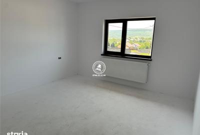 Casă cu 4 camere cu Teren 500 Mp în Tomești