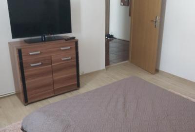 Apartament cu 2 camere decomandat în Precista