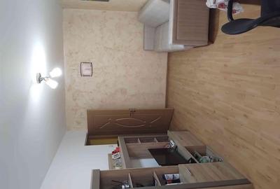 Apartament cu 2 camere semidecomandat, mobilat în Craiovița Nouă
