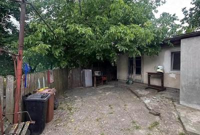 Casă cu 3 camere cu Teren 1300 Mp în Central