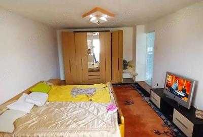 Apartament cu 4 camere decomandat în Central - 2