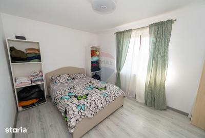 Casă cu 5 camere cu Teren 300 Mp în Joița