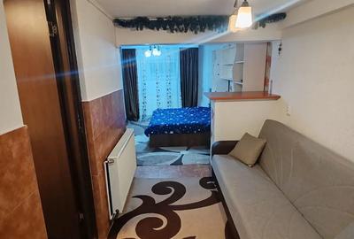 Apartament cu 3 camere semidecomandat în Central - 3