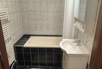 Apartament cu 3 camere decomandat în Valea Moșneagului - 2