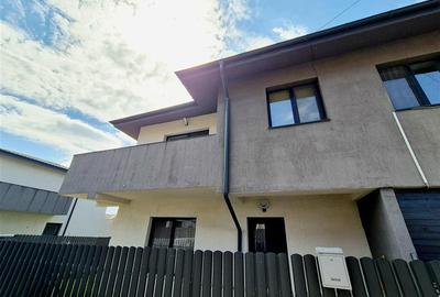 Casă cu 4 camere cu Teren 100 Mp în Bucium