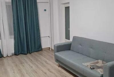 Apartament cu 3 camere decomandat, mobilat în Păcii