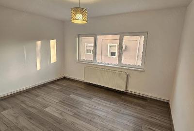 Apartament cu 2 camere decomandat în Est