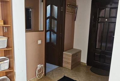 Garsonieră decomandată în Titan