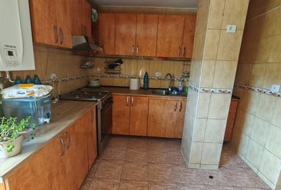Apartament cu 3 camere decomandat în Central - 2