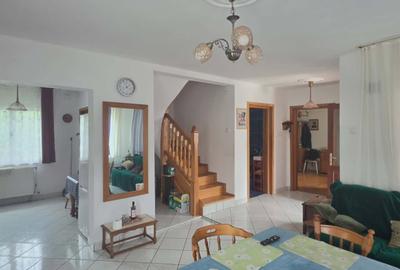 Casă individuală cu 5 camere cu Teren 3000 Mp în Nord-Est - 3