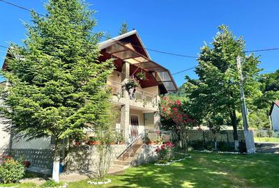 Casă cu 4 camere în Lepșa