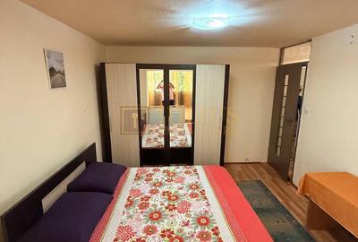 Apartament cu 3 camere decomandat, mobilat în Soarelui