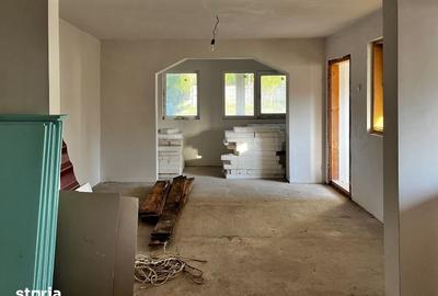 Casă cu 5 camere cu Teren 1500 Mp în Stâlpeni - 10
