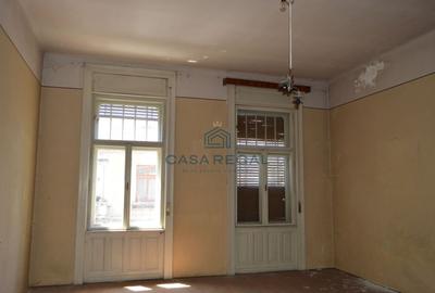 Casă individuală cu 19 camere cu Canalizare în Central - 17