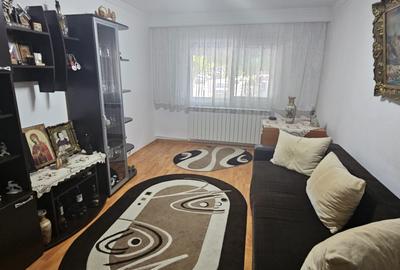 Apartament cu 3 camere decomandat în Poarta 6 - 2