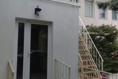 Casă cu 10 camere cu Canalizare în Stadion - 1