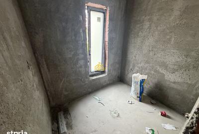 Casă cu 4 camere cu Teren 250 Mp în Prelungirea Ghencea