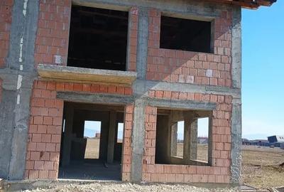 Casă cu 4 camere cu Canalizare în Tărlungeni - 3