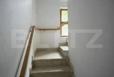 Casă cu 7 camere cu Teren 1670 Mp în Ponor - 3