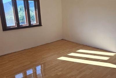 Apartament cu 2 camere decomandat în Șuncuiuș
