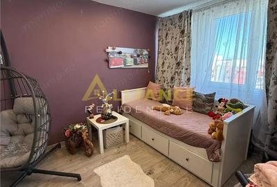 Apartament cu 3 camere, mobilat în Liviu Rebreanu
