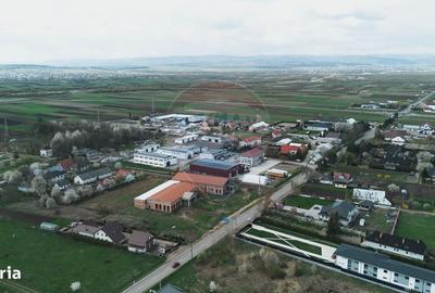 Spațiu comercial, de 1,800 mp, în Central