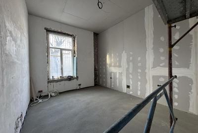 Apartament cu 4 camere semidecomandat în Est - 1