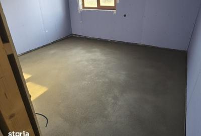 Casă cu 2 camere cu Teren 950 Mp în Borș - 5
