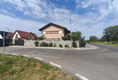 Duplex cu 7 camere cu Canalizare în Chișoda