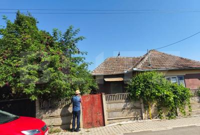Casă cu 1 camere cu Teren 2070 Mp în Unirea