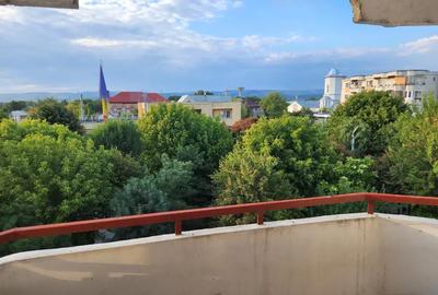 Apartament cu 4 camere decomandat în Central - 1