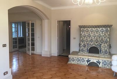 Apartament cu 4 camere decomandat, mobilat în Casin - 1